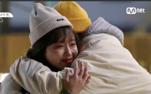《奔跑的關係》OH MY GIRL成員YooA崩潰大哭：「我看著別人的眼色一路走過來！」