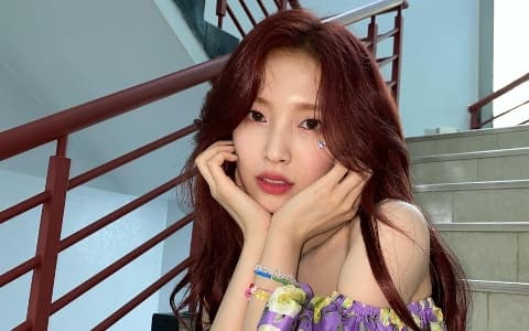 Oh My Girl忙內Arin被質疑唱歌實力…韓網友指責「比起TWICE MOMO更過份！」