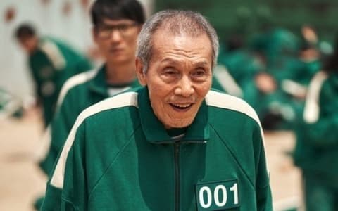 《魷魚遊戲》導演回應老人「吳一男」和男主的父子關係！李政宰開設IG即突破100萬！