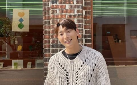 2AM撒嬌炸裂！珍雲想當結尾精靈♥瑟雍終於學會咬愛心XD