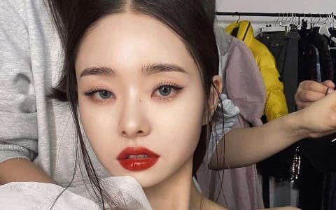 宋智雅Dior廣告中使用假貨！經紀公司再次出面回應：不是為了看起來像正品而買…