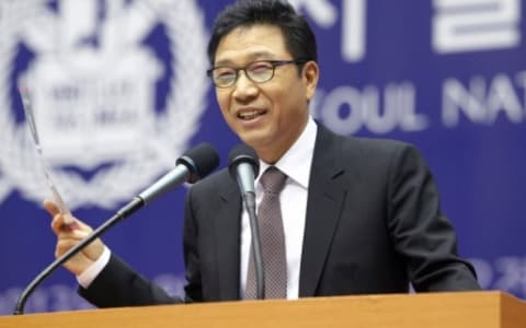 李秀滿被任命為教授卻遭批評？「沒資格V.S很不錯」兩立場爭議！