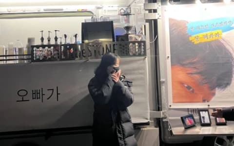 樂童音樂家燦赫送妹應援咖啡車！一句話引爆笑：「不知道你在做什麼！」