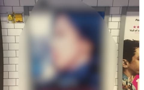 【韓網熱評】愛豆中的歷代級地鐵生日應援！網友嘆：好像電影海報啊！