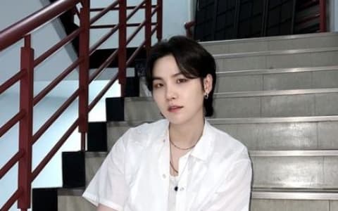 BTS SUGA為解救解散危機跑去做XX！如今身價上升7萬倍！