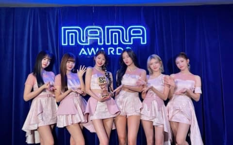 在MAMA上包攬新人獎和大賞！IVE張員瑛淚流滿面的獲獎致詞！
