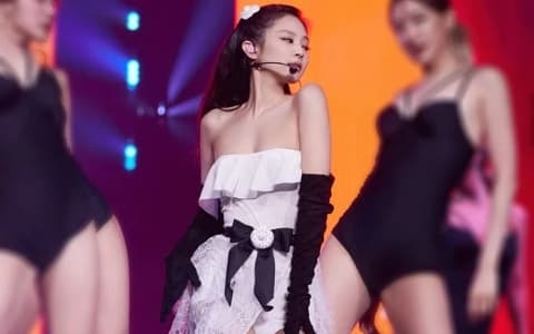 BLACKPINK Jennie身上穿的這件衣服⋯⋯原來隱藏著這樣的秘密？！