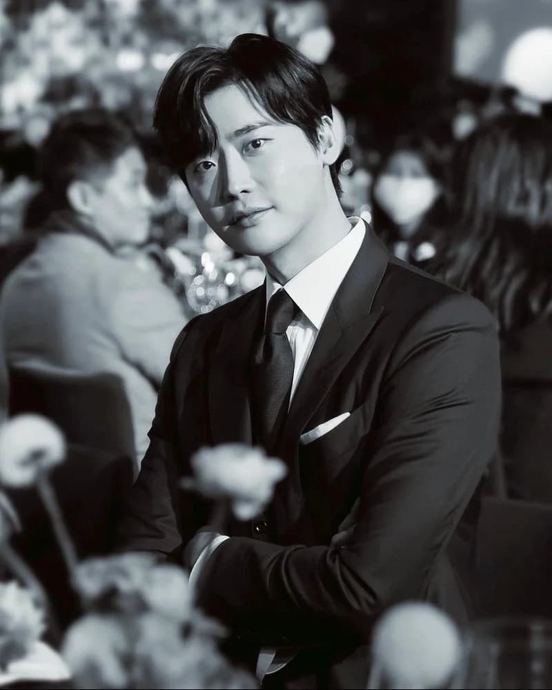 Image Source l jongsuk0206 IG