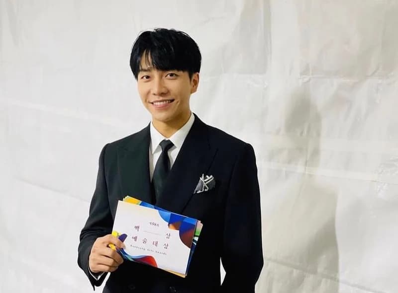 Image Source l leeseunggi.official IG