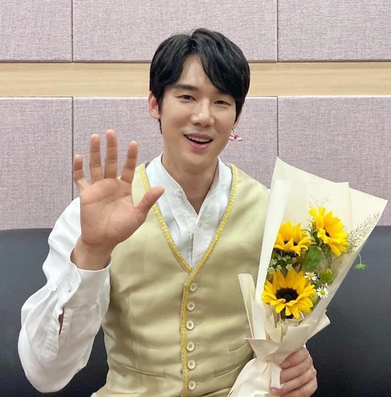 Image Source l yoo_yeonseok IG