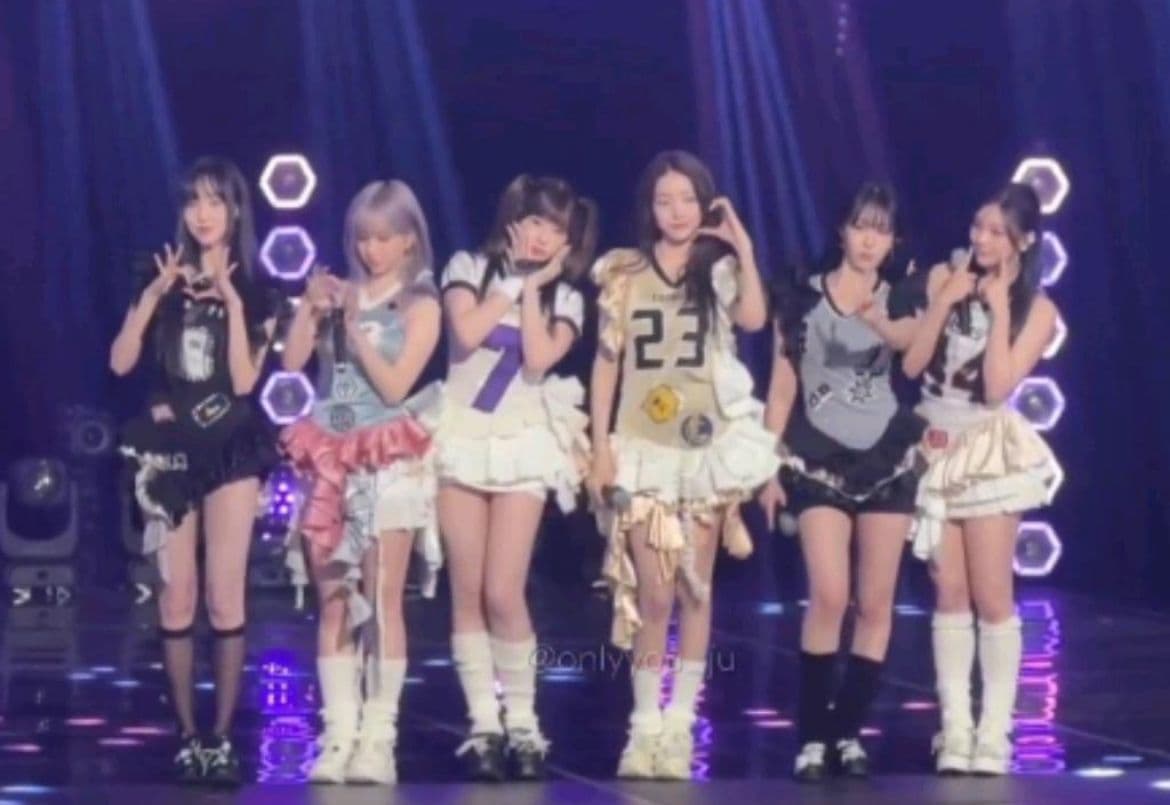 GFRIEND的舞台服裝超誇張