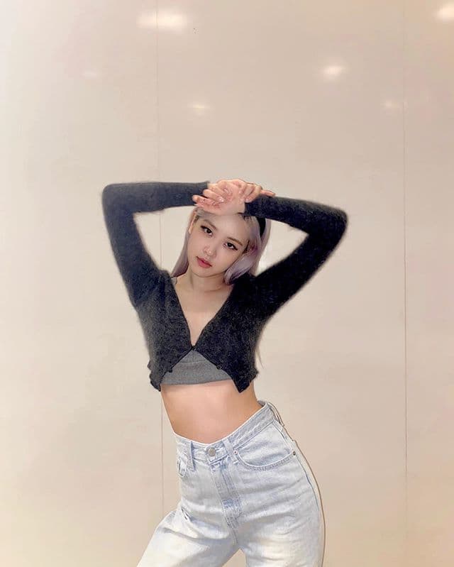 instagram | roses_are_rosie