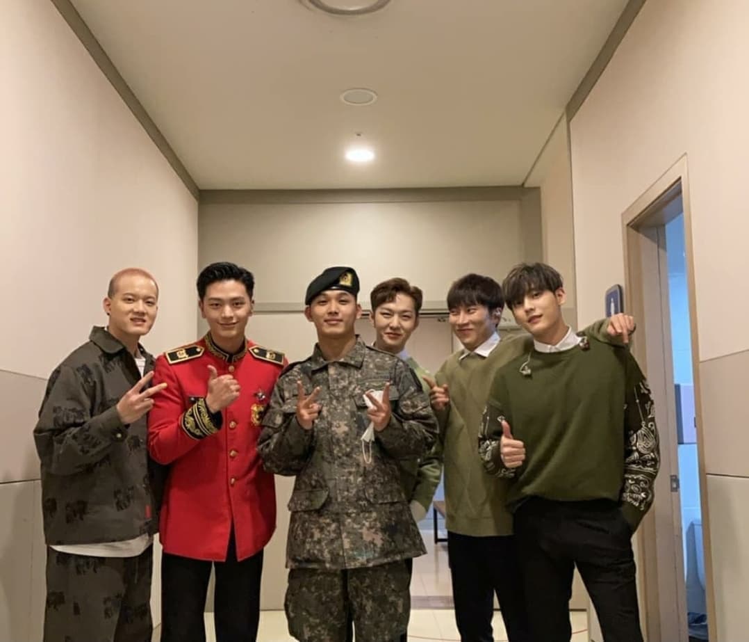 instagram | btob_silver_light