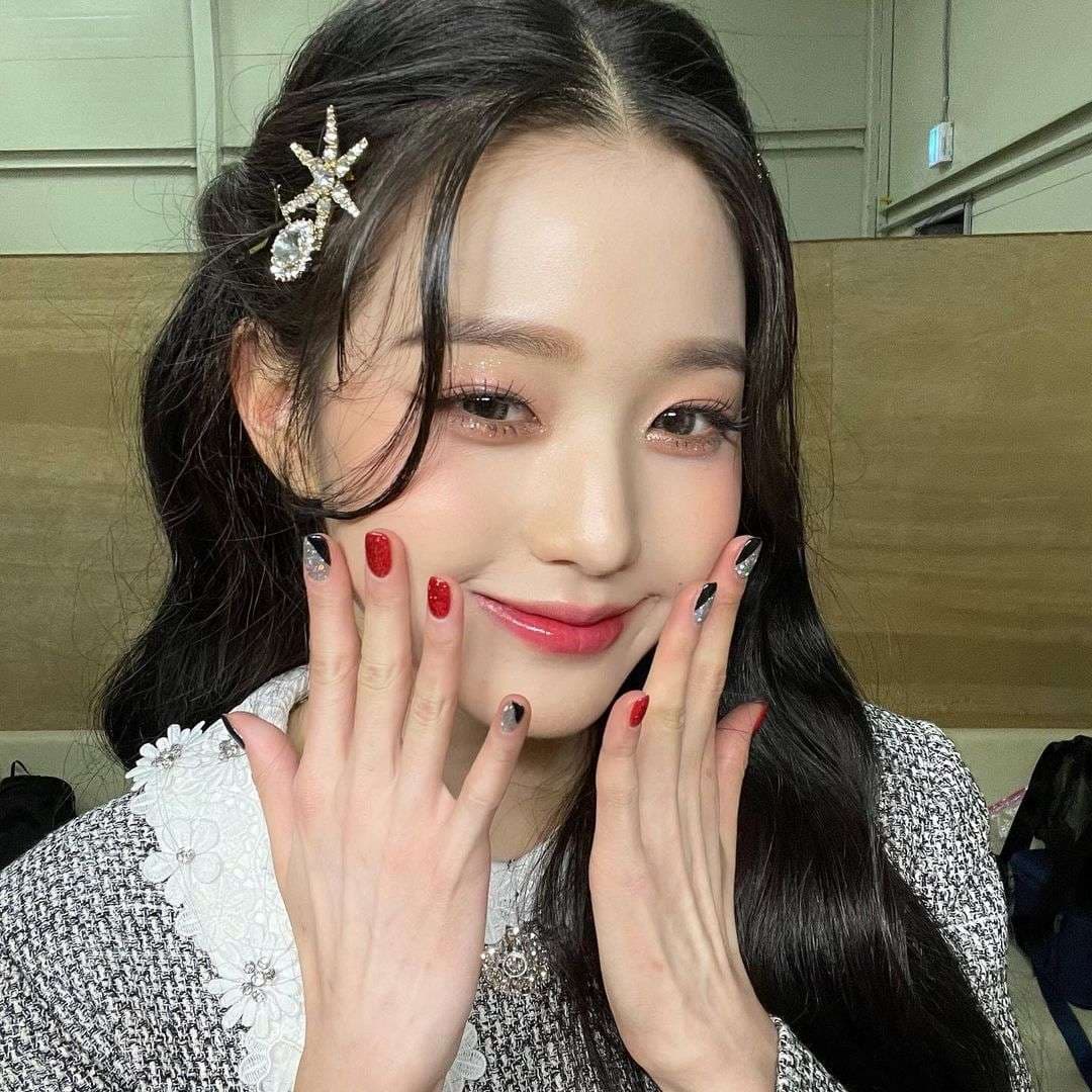 Image Source instagram | IZ*ONE