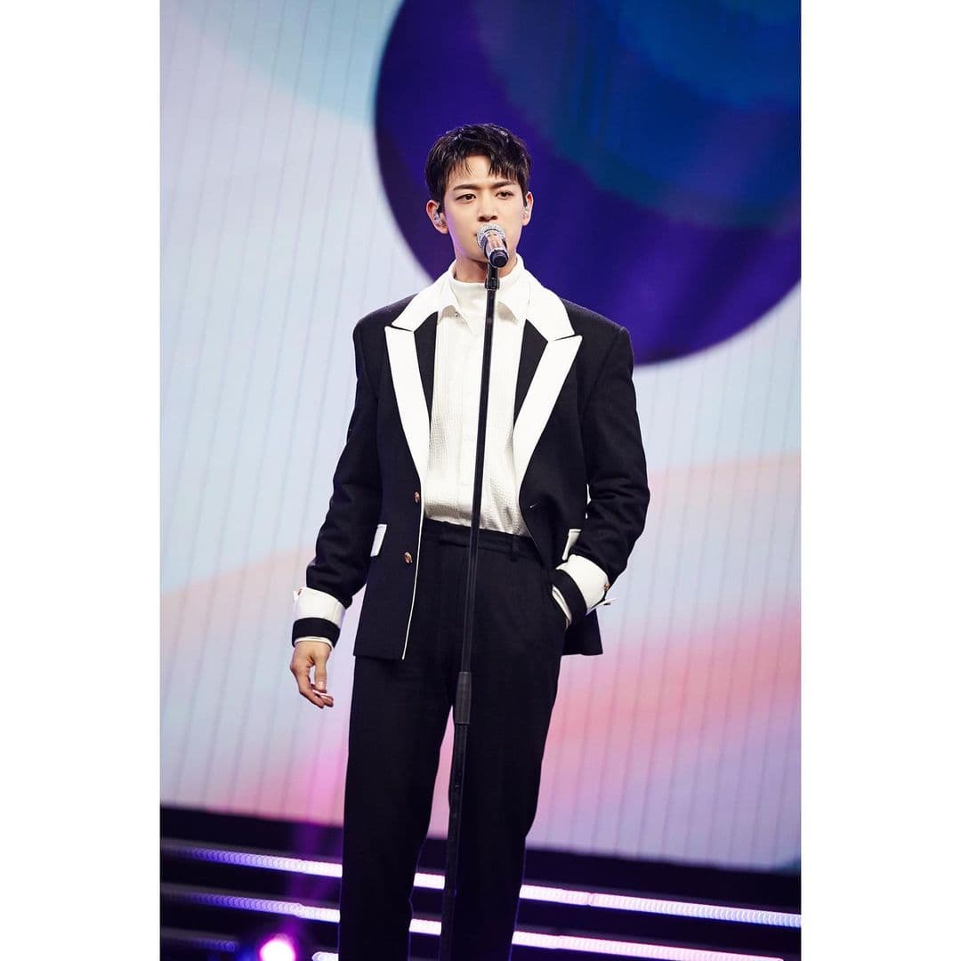 Image Source instagram | shinee