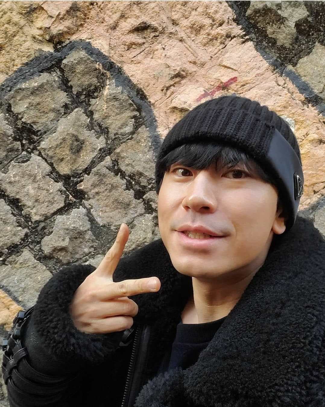 instagram | lee_si_eon