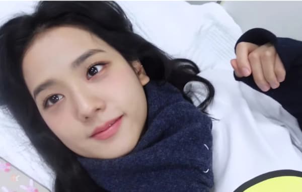 Image Source Youtube | Jennierubyjane Official