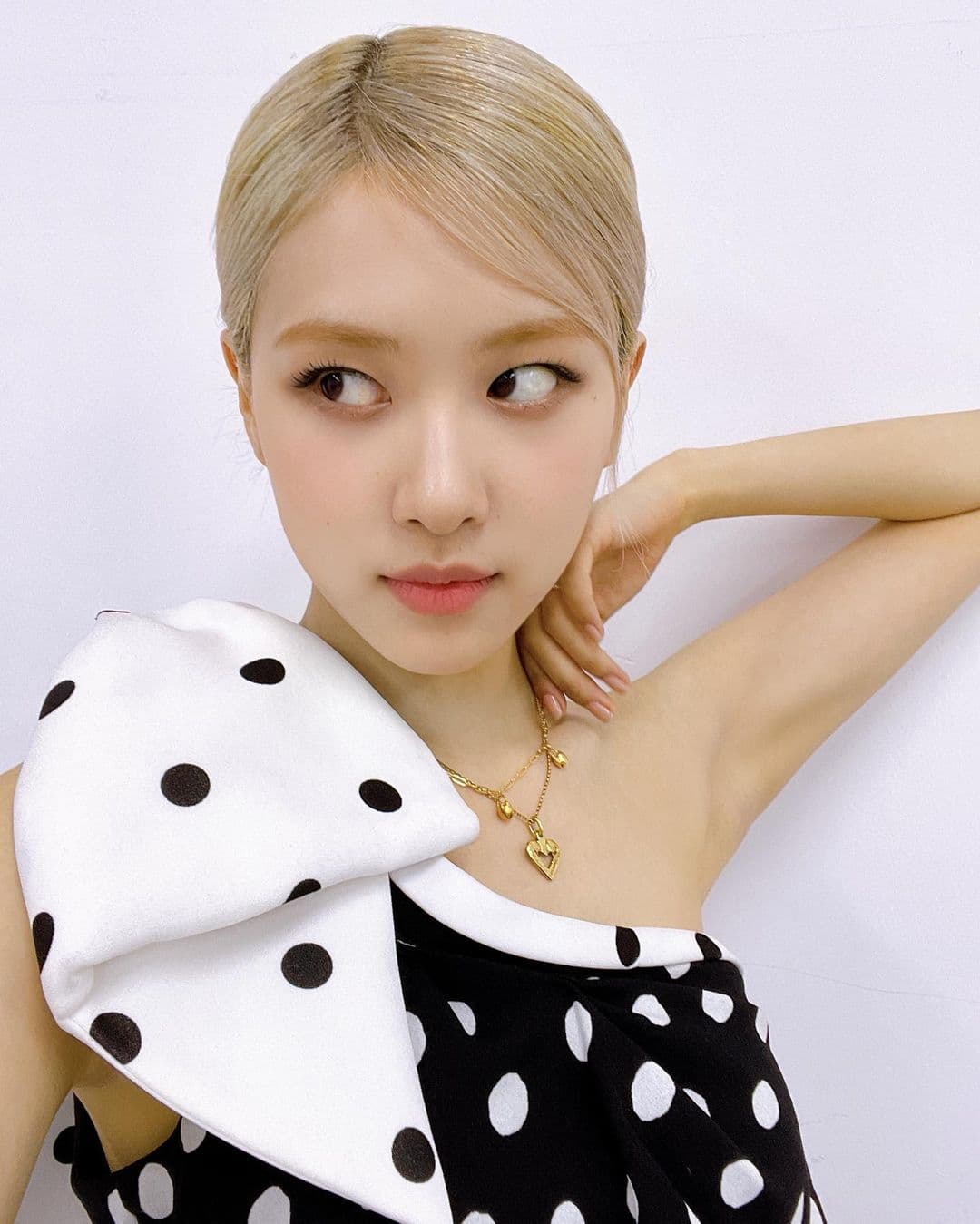 Image Source instagram | ROSES_ARE_ROSIE
