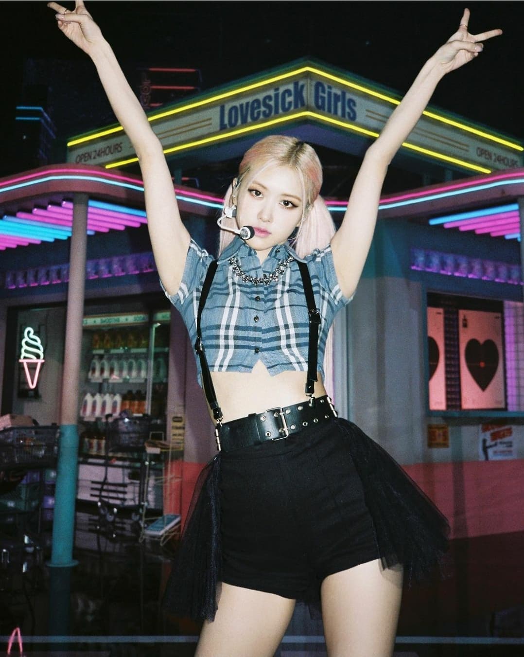 instagram | roses_are_rosie