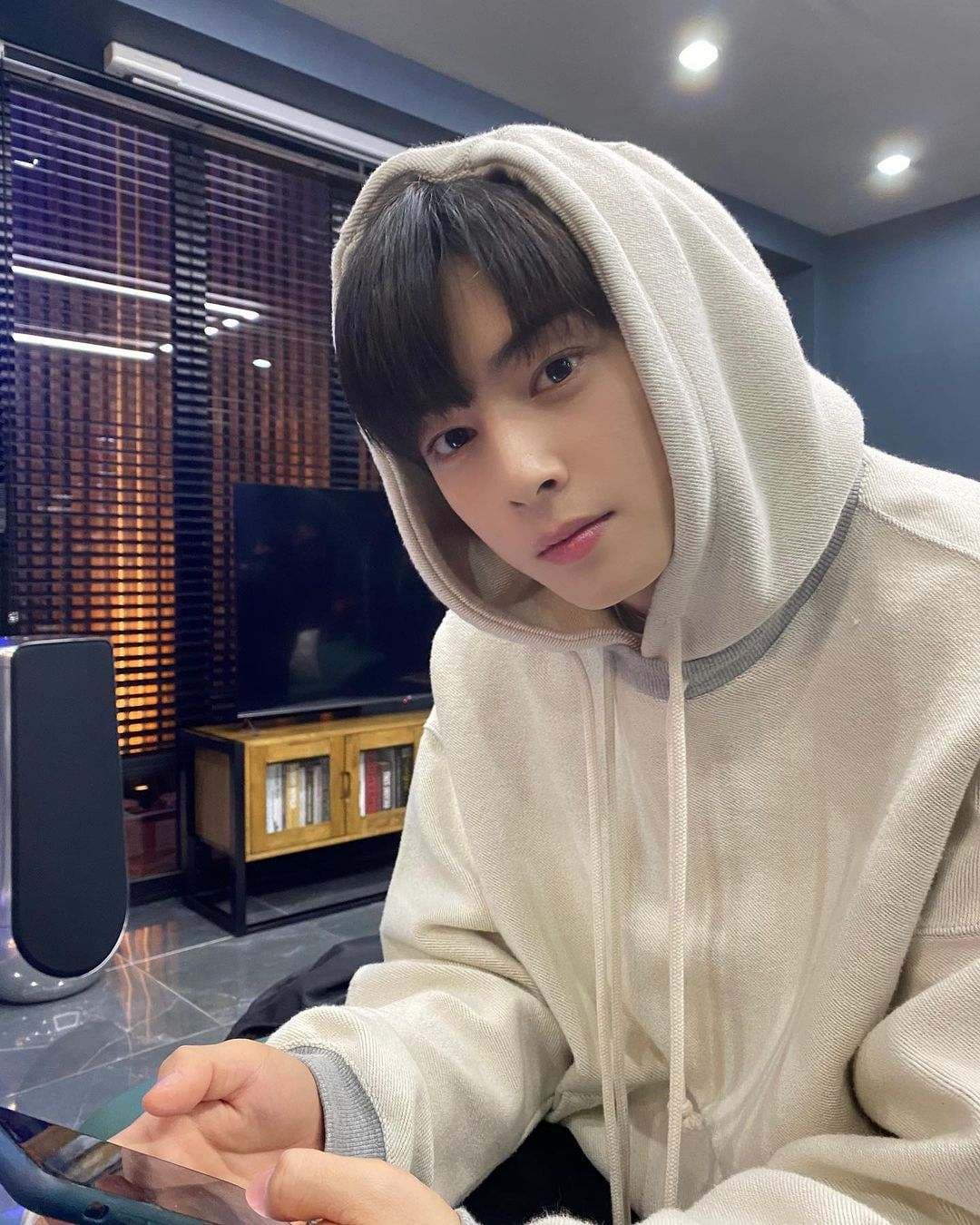 Image Source_Instagram | eunwo.o_c