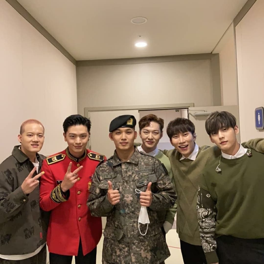 Image Source_Instagram | btob_silver_light