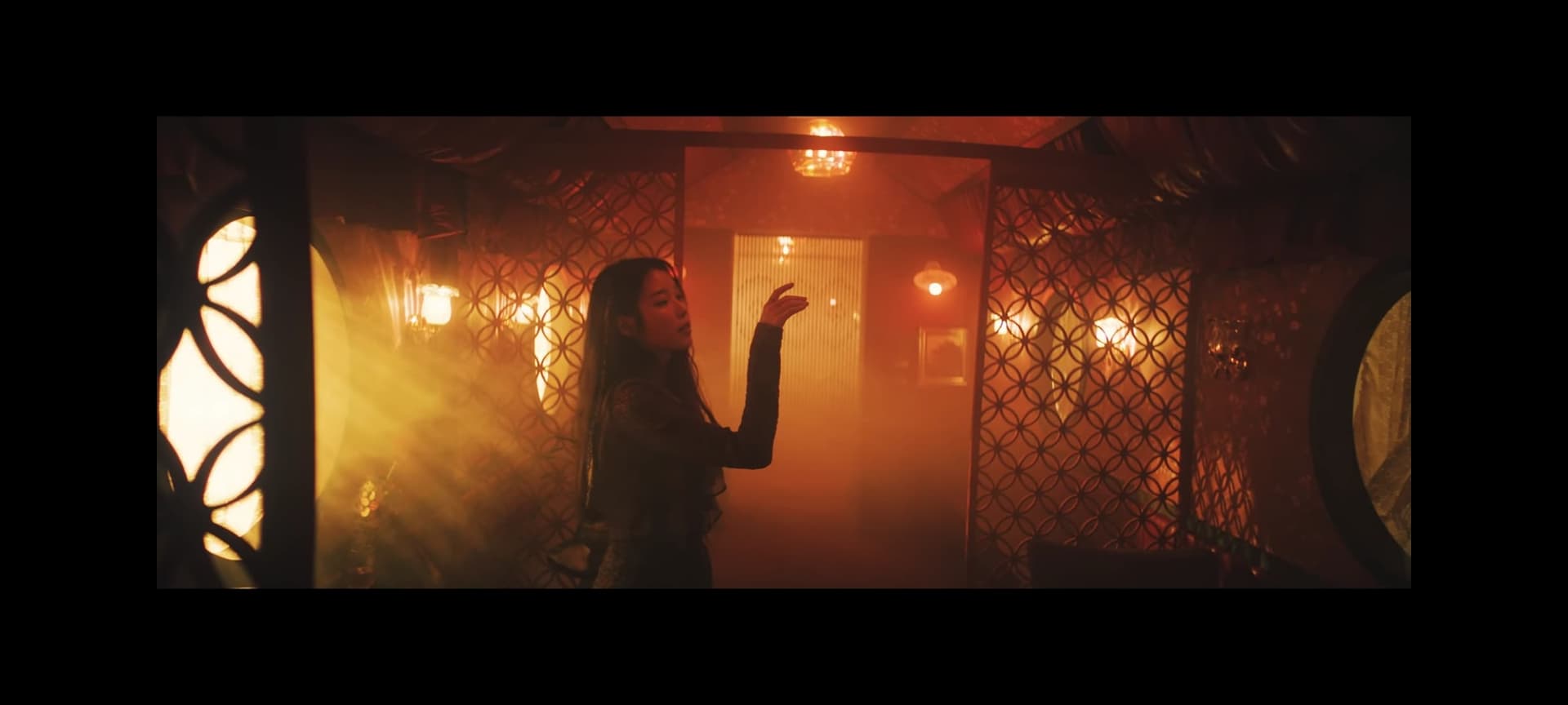 Youtube | 이지금 [IU Official]