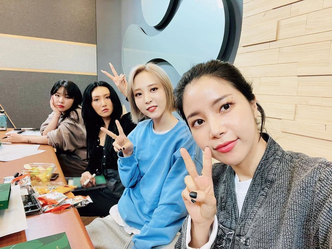 Image Source instagram | momoland_official
