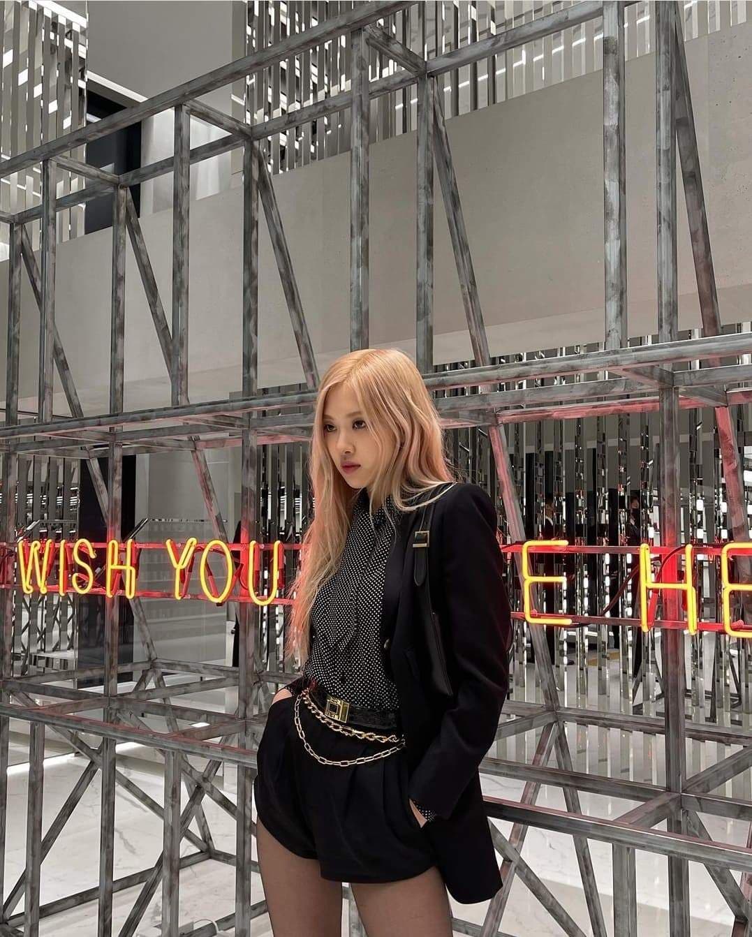 instagram | roses_are_rosie