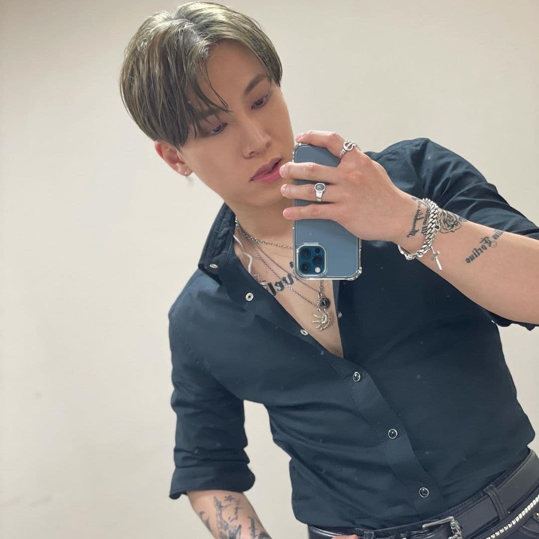 Image Source_Instagram | btob_silver_light
