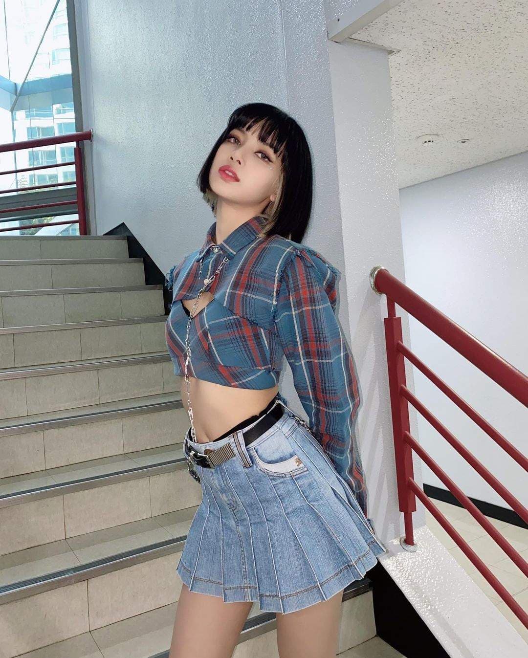 instagram | lalalalisa_m