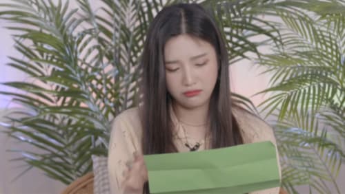 Image Source | V live