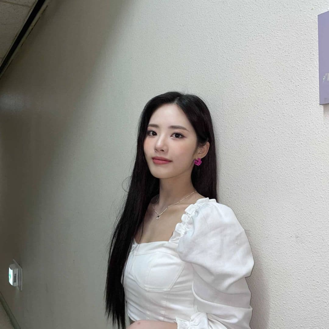 Image Source_Instagram | officialfromis_9
