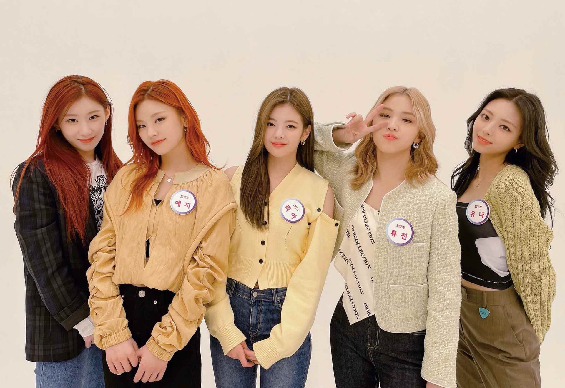 https://www.instagram.com/itzy.all.in.us/