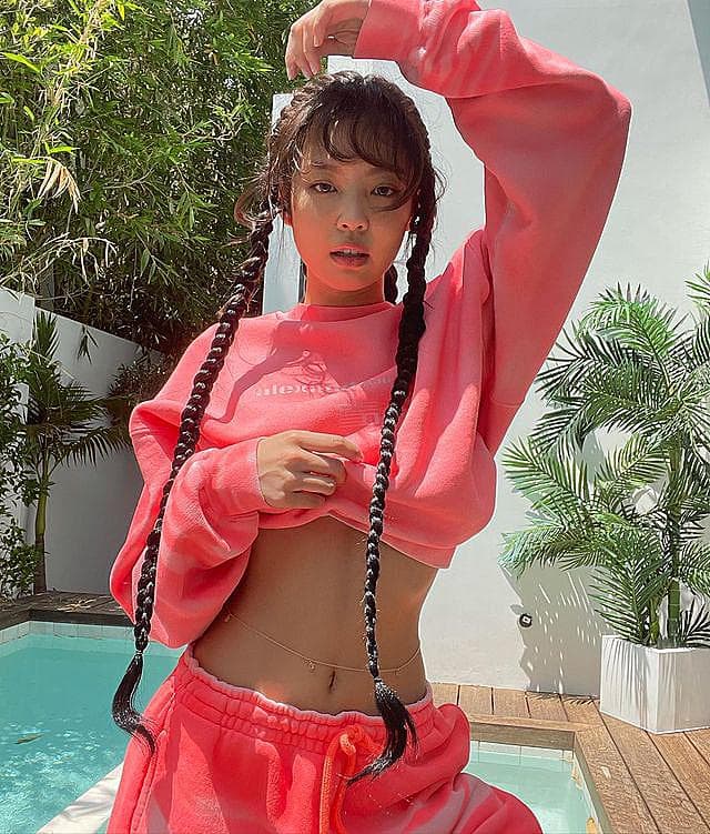 instagram | jennierubyjane