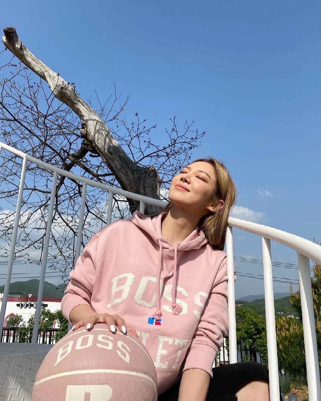 instagram | dj_hyo_x.x