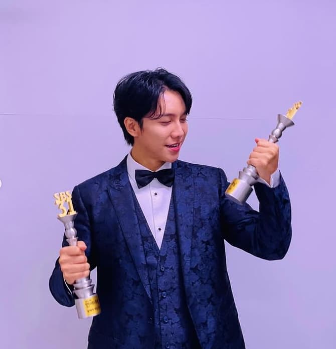 Image Source instagram | leeseunggi.official