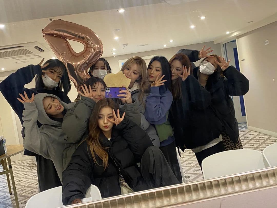 Image Source_Instagram | officialfromis_9
