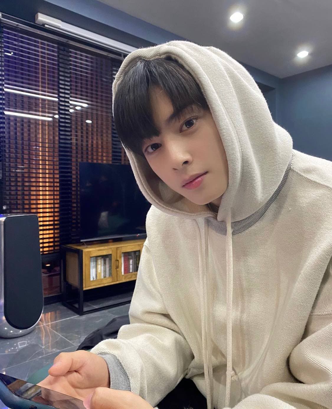 Image Source :Instagram | eunwo.o_c