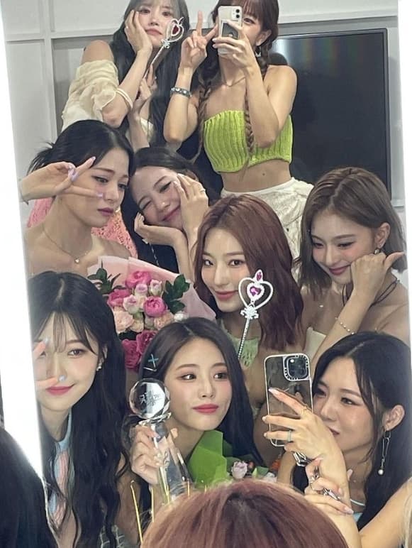 Image Source_Instagram |officialfromis_9