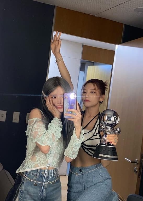 Image Source_Instagram |officialfromis_9