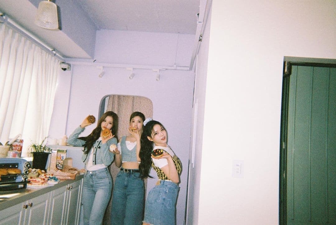 Image source_Instagram|nmixx_official