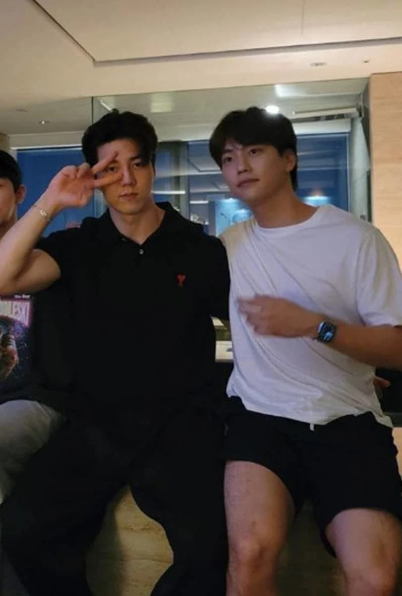 Image source_온라인 커뮤니티 더쿠