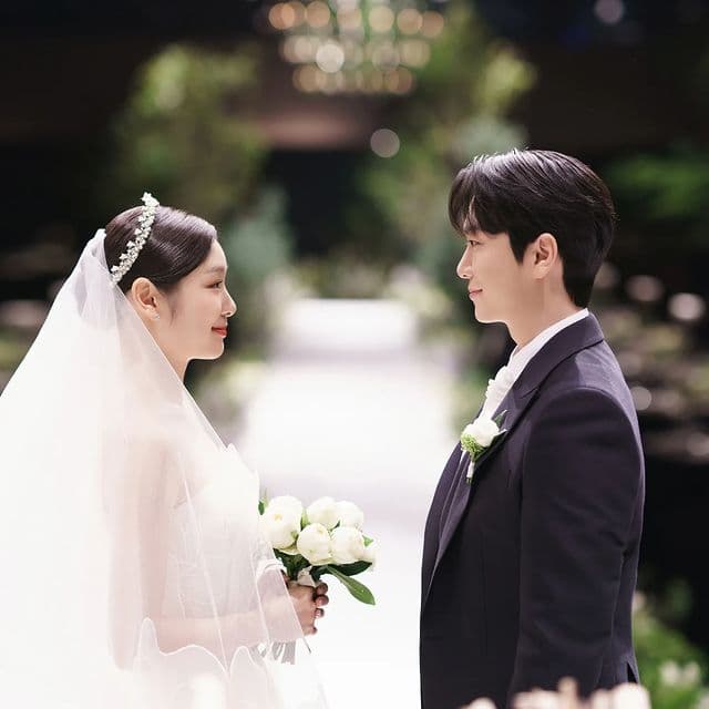 Image source_ Instagram | YunaKim