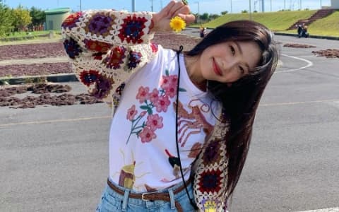 Red Velvet Joy 《Music Bank》回歸舞台對嘴遭批?韓網:「表演很尷尬!」