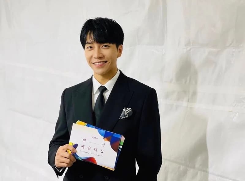 lmage Source l leeseunggi.officia IG 