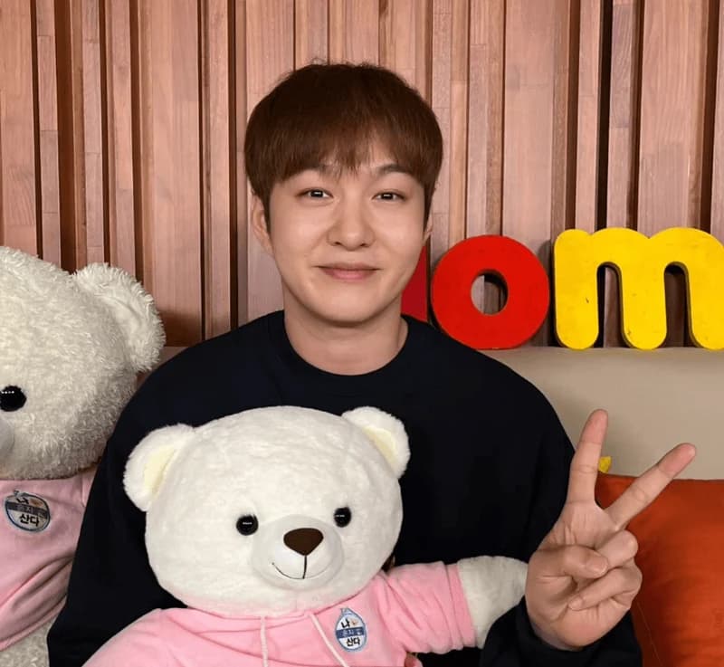 Image Source_Instagram | lee_cs_btob
