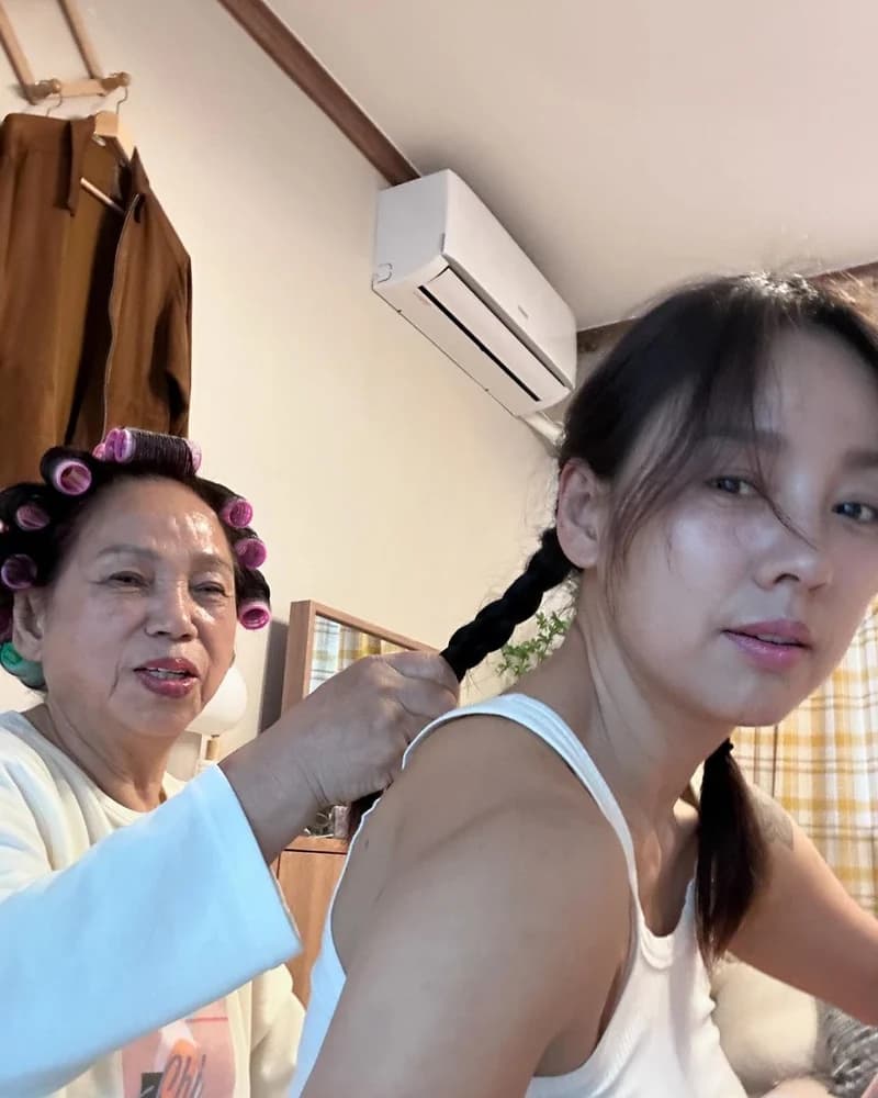 Image Source:IG l lee_hyolee