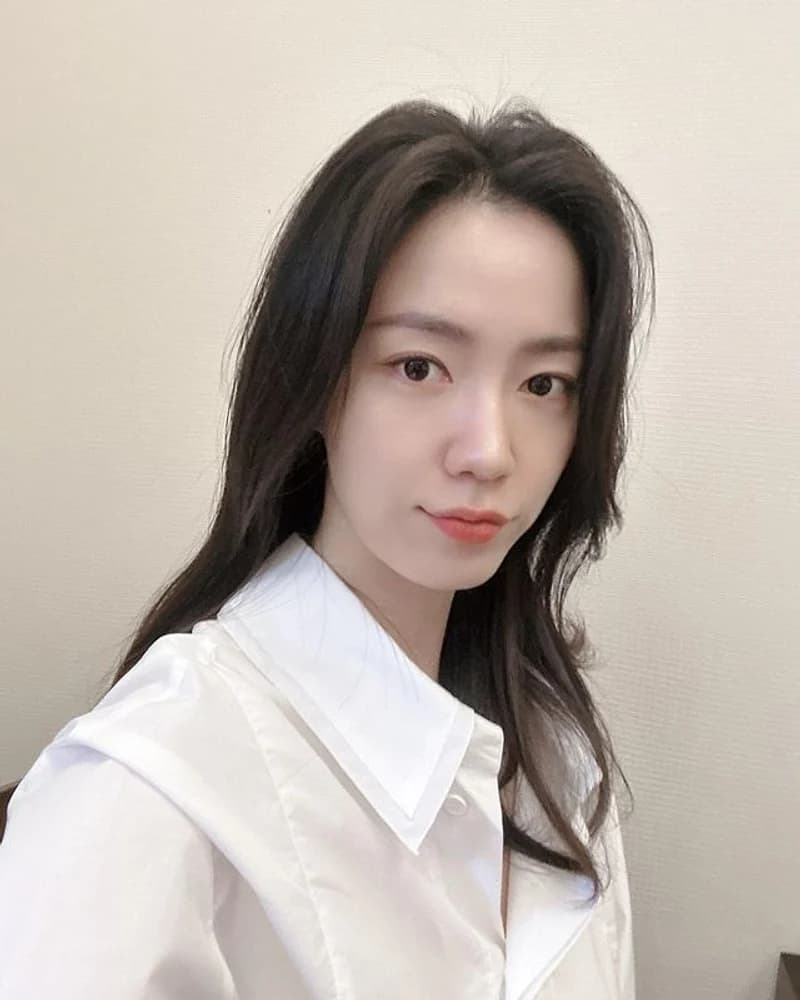 Image Source:instagram | hwayoung_ryu_93
