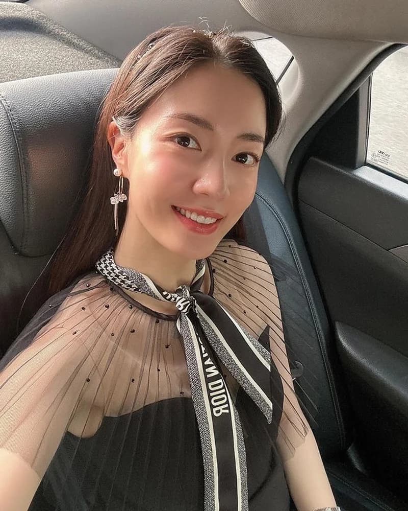 Image Source:instagram | hwayoung_ryu_93
