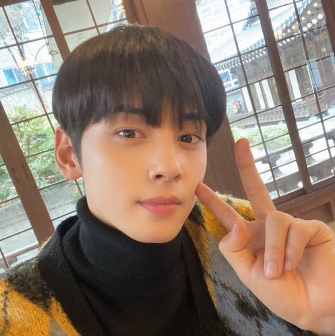instagram | eunwo.o_c